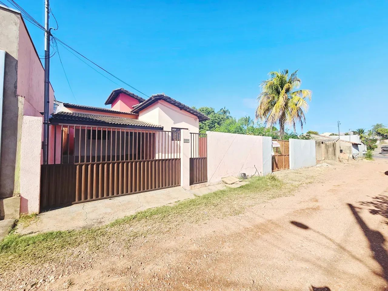 Casa a venda 3 Quartos Sendo 1 Suíte Bairro Parque Cuiabá - Cuiabá - MT