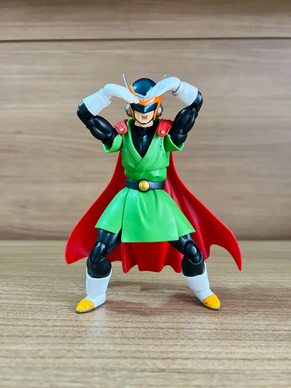 Great Saiyaman SH Figuarts - Dragon Ball Z - Original Bandai