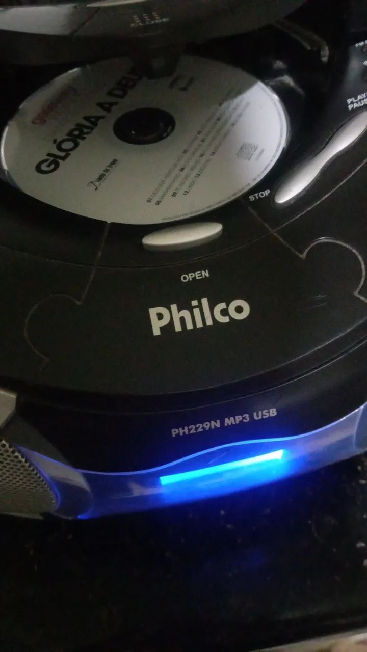 Vendo esse som, tem rádio e toca CDs.  - Foto 4
