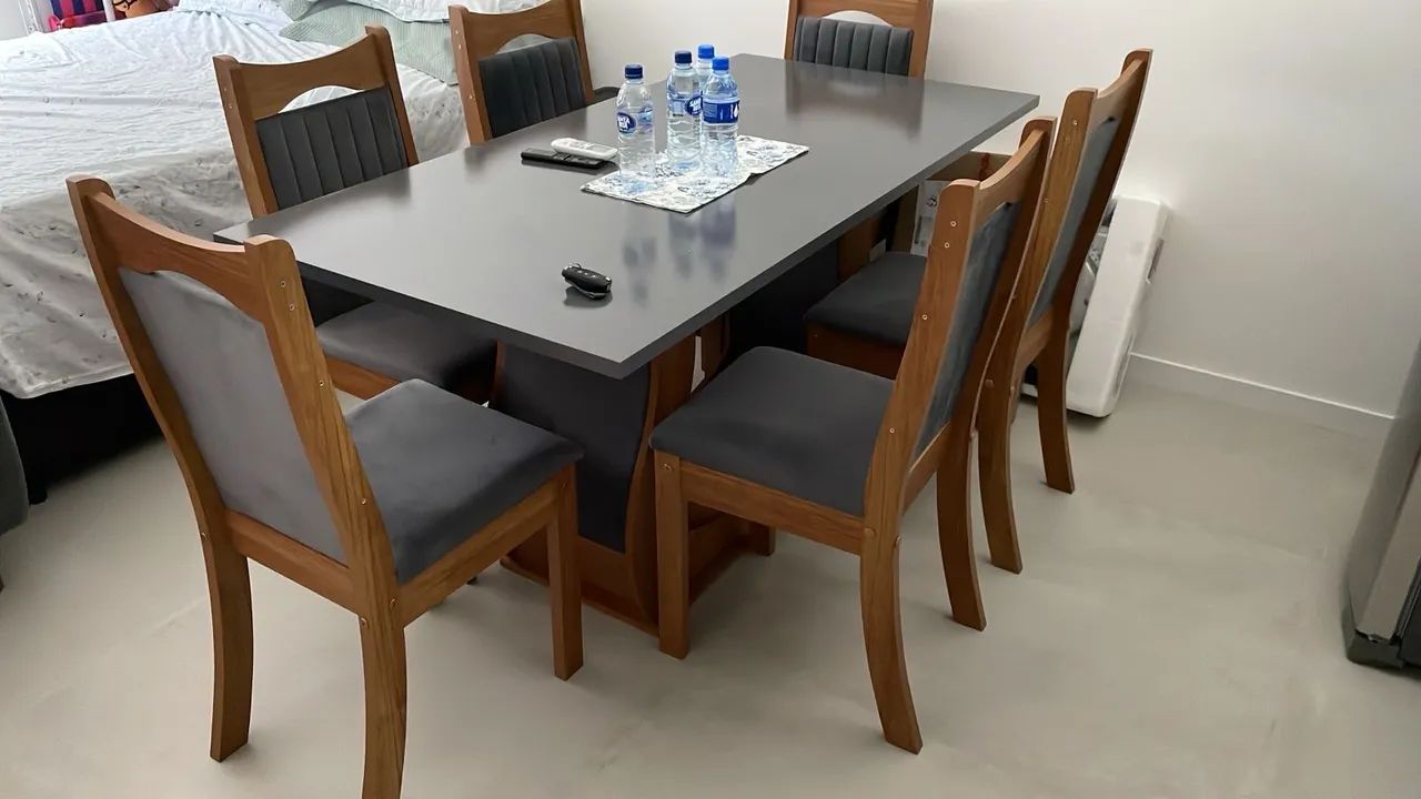 mesa com cadeiras