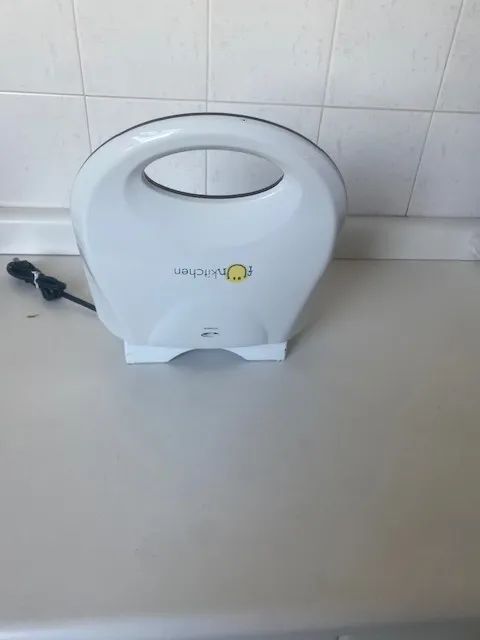 Omeleteira elétrica FUN KITCHEN - 127 VOLTS - BRANCA - Foto 2