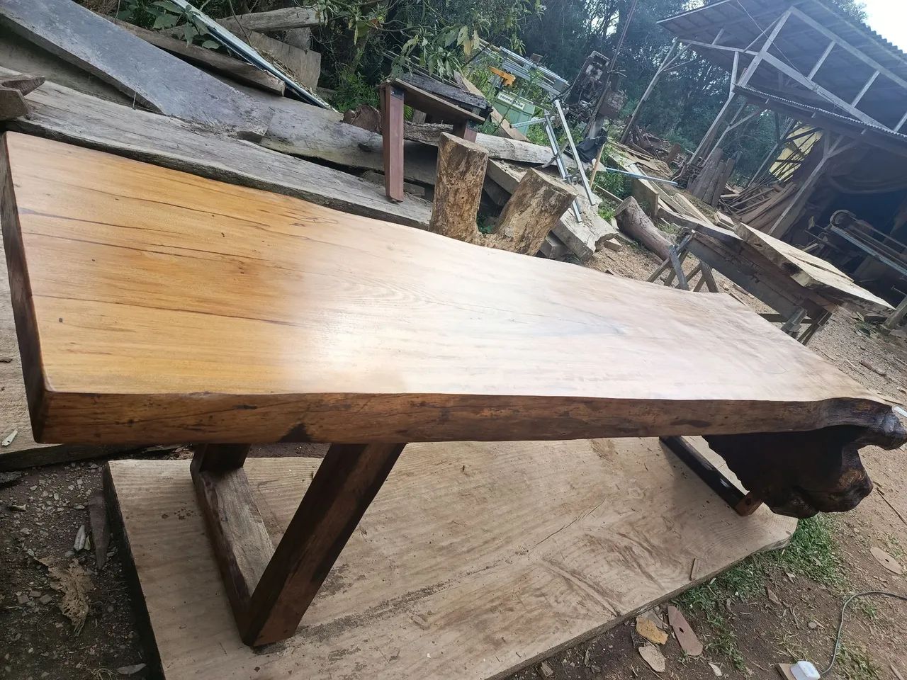Mesa estilo cascata 