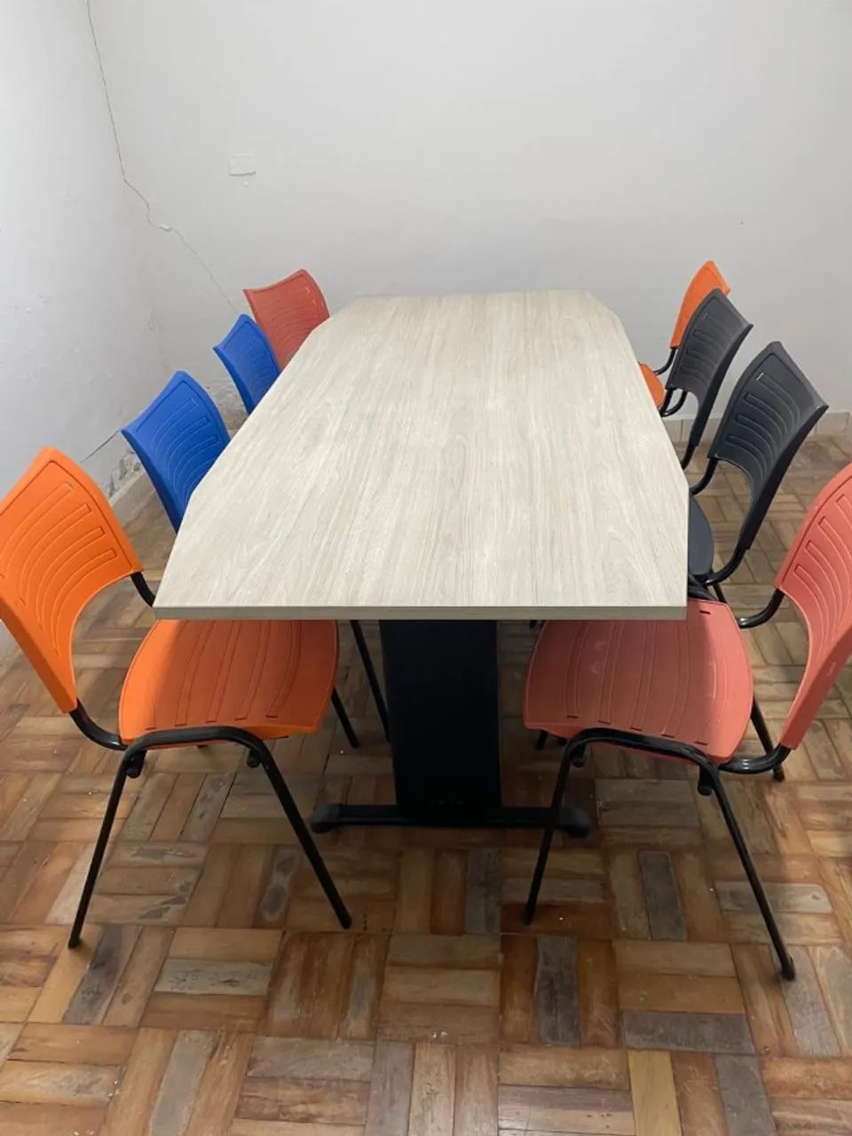 Mesa Reunião com 8 cadeiras