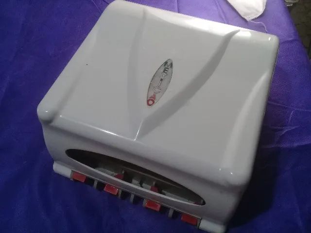 Porta Toalha e Porta Detergente para WC Comércio.