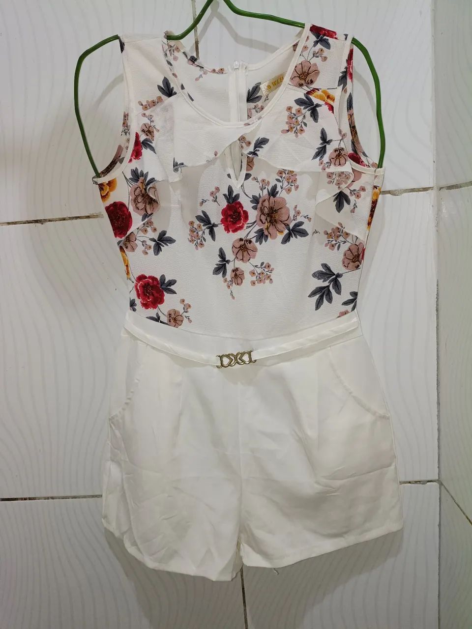 Macacão  Curto Branco Floral Feminino M  - Foto 5