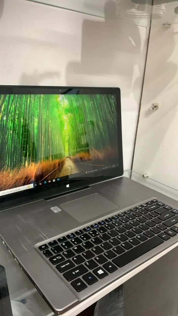 Vendo Notebook Acer R7 - Foto 2
