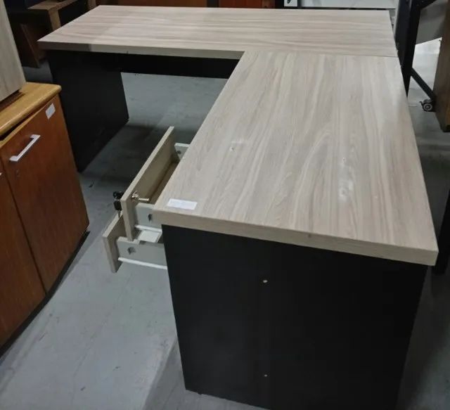 Mesa Em L Modelo Diretor Para Escritório Com Gavetas - Foto 5