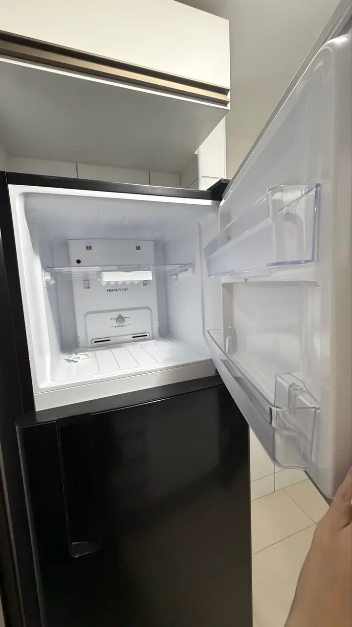 Geladeira Eletrolux nunca usada - Foto 2