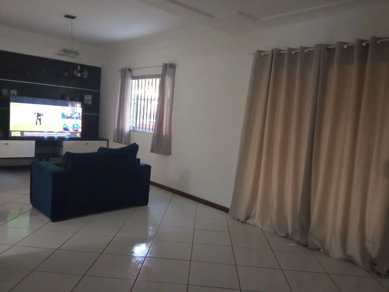 Casa linda com piscina e churrasqueira 