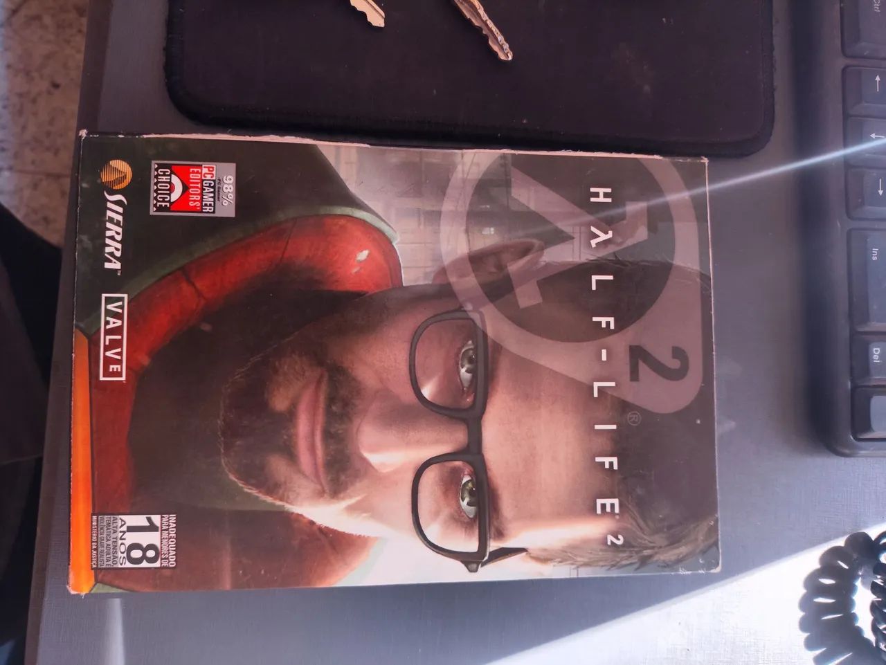 HALF-LIFE 2 