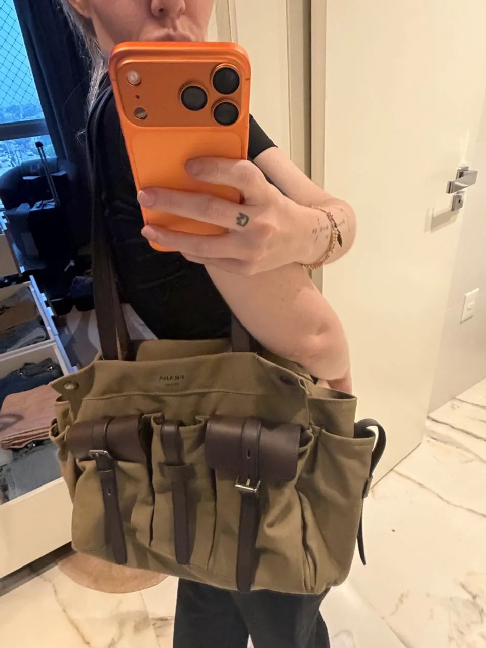 Bolsa Prada impecável lançamento cheia de estilo - Foto 5