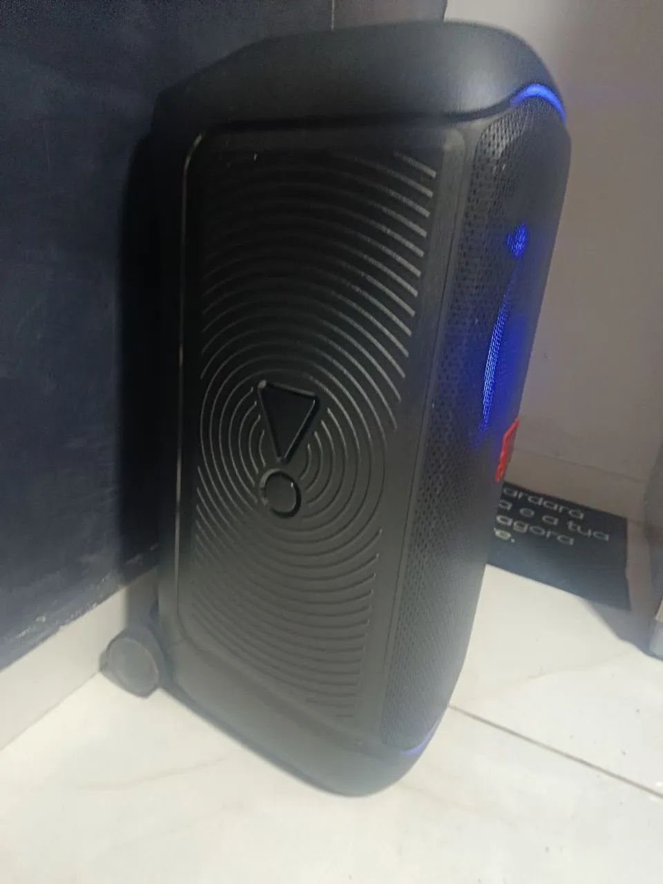 JBL 320 preta ( semi nova em ótimo estado de uso ) - Foto 3