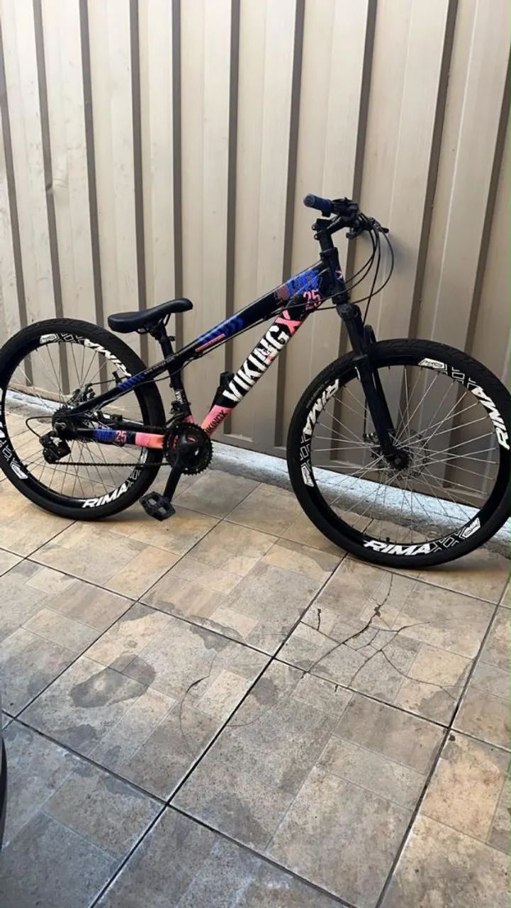 Bicicleta Preta e Rosa - Aro 25