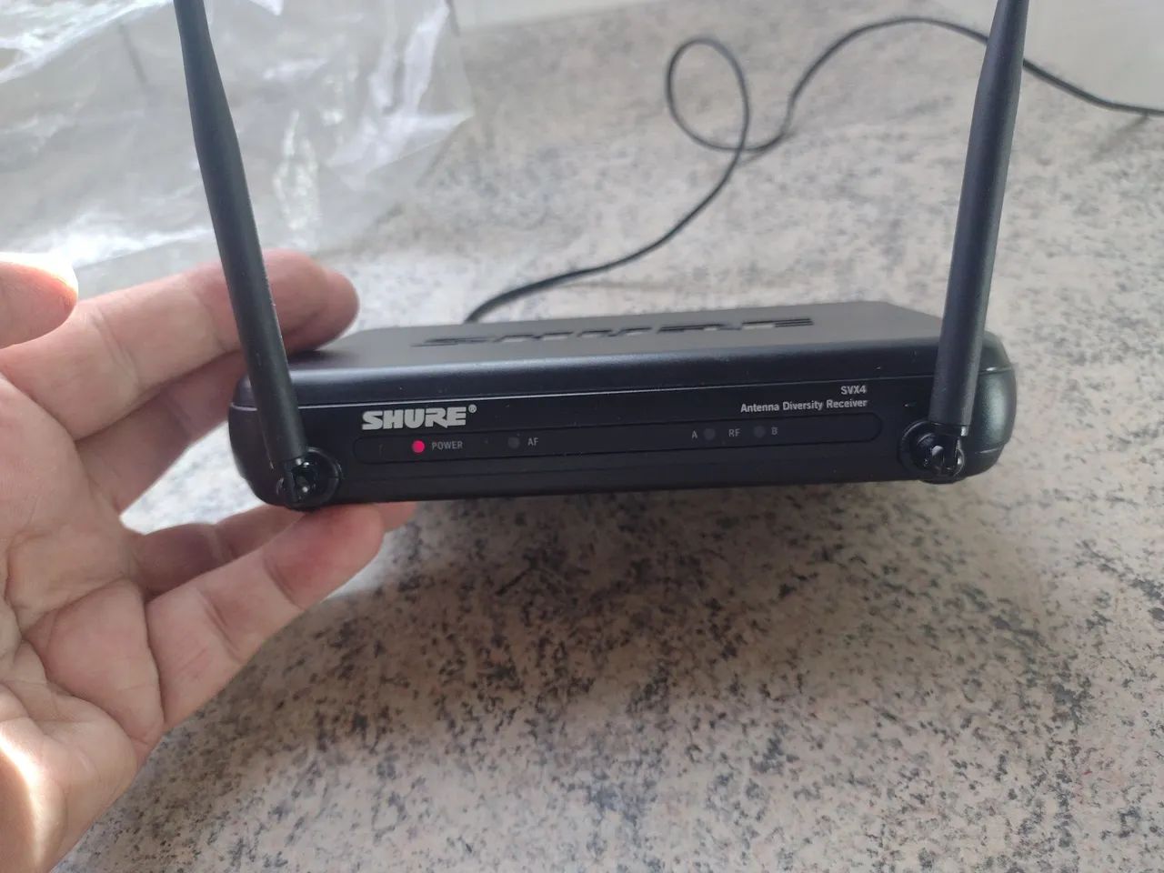 Microfone sem fio shure SVX4 - Foto 2