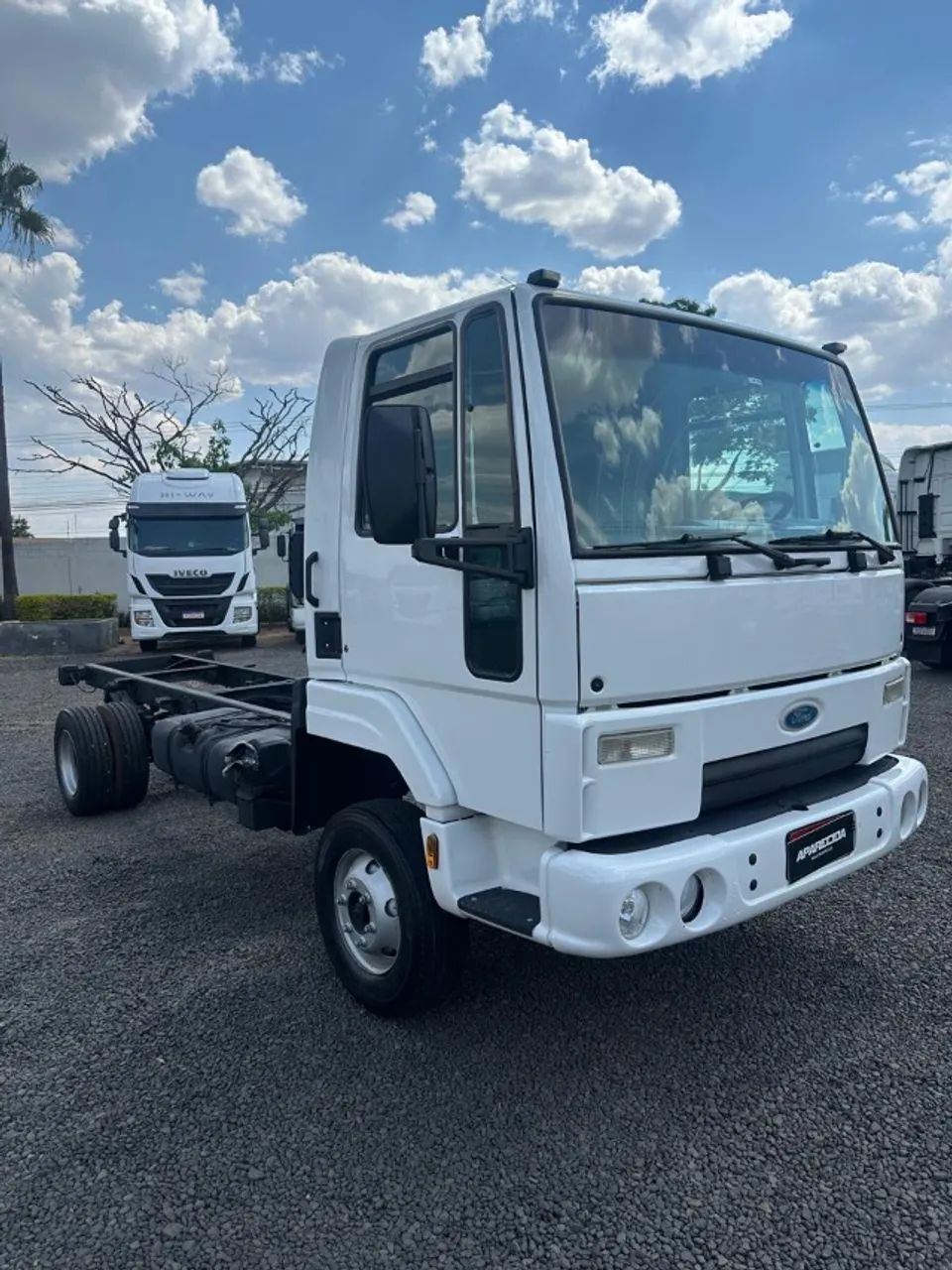 Ford Cargo 816 2013 Chassis  - Foto 3