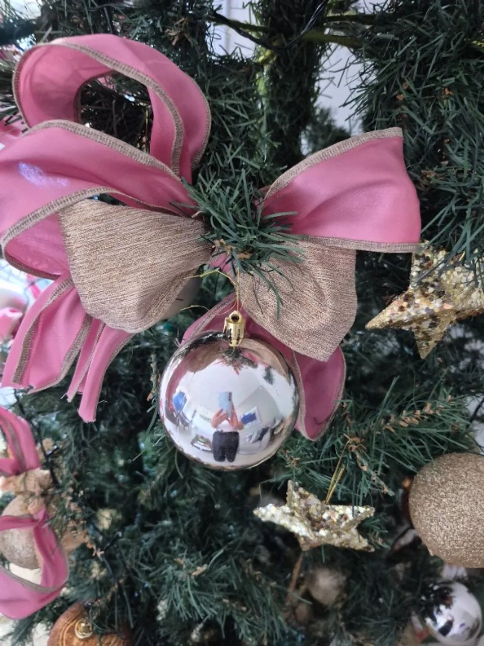 Árvore de Natal decorada  - Foto 3