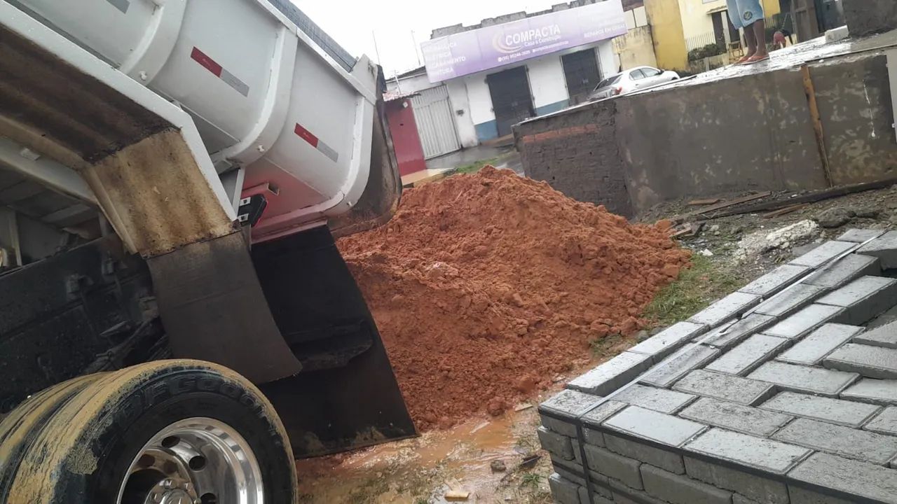 Carrada de Barro vermelho na promoção 