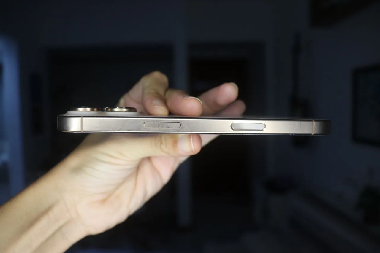 iPhone 16 pro 128 GB - Foto 4