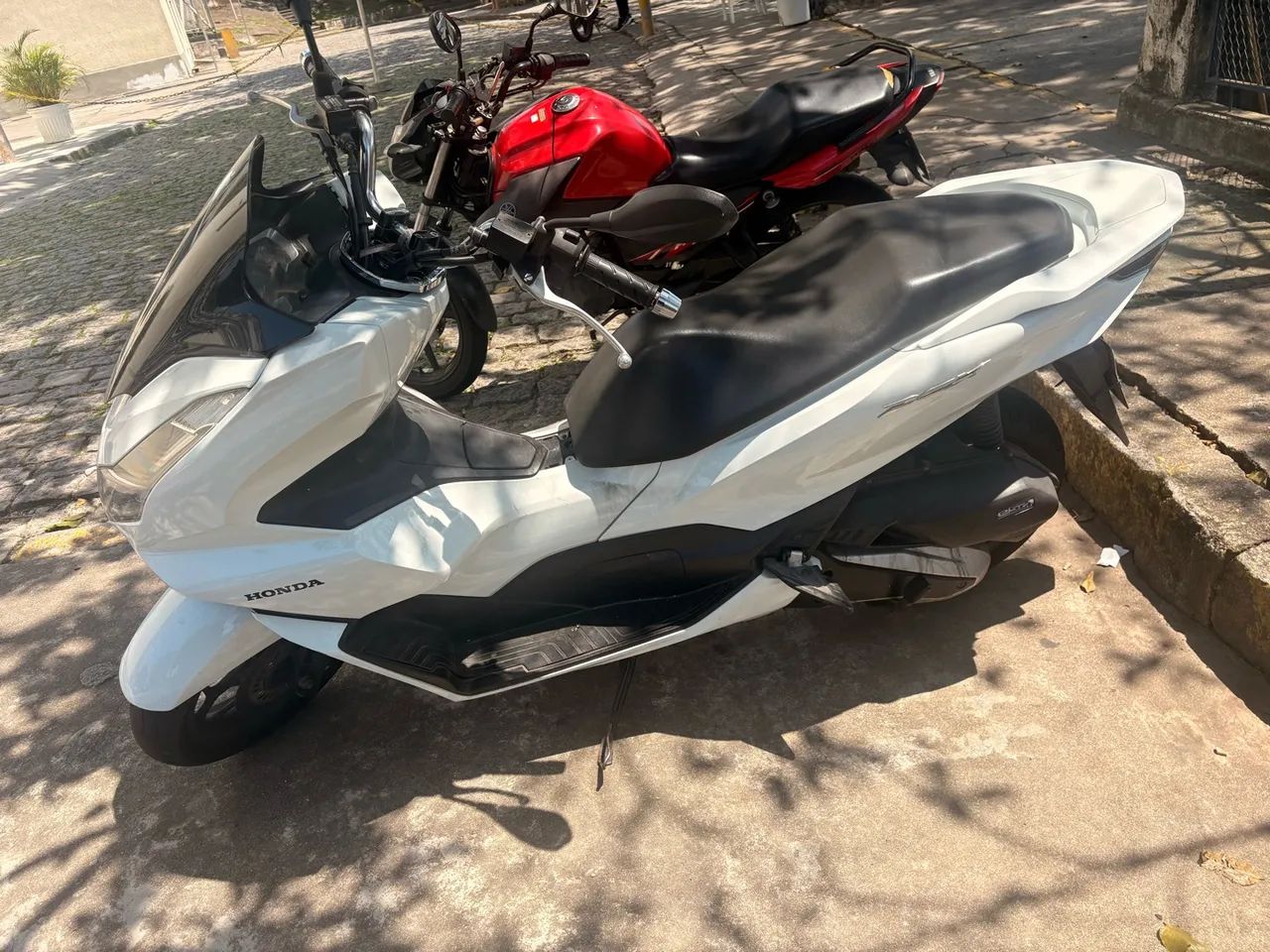 Moto PCx impecável  - Foto 2