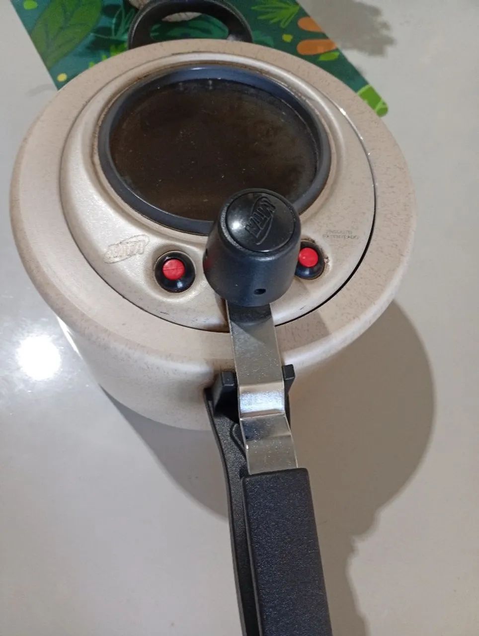 Panela de pressão com visor