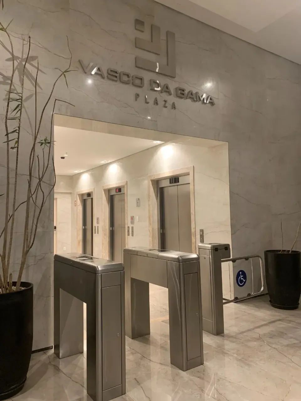 Excelente sala - nascente - 28m2 - andar alto - banheiro e vaga privativa! - Foto 8
