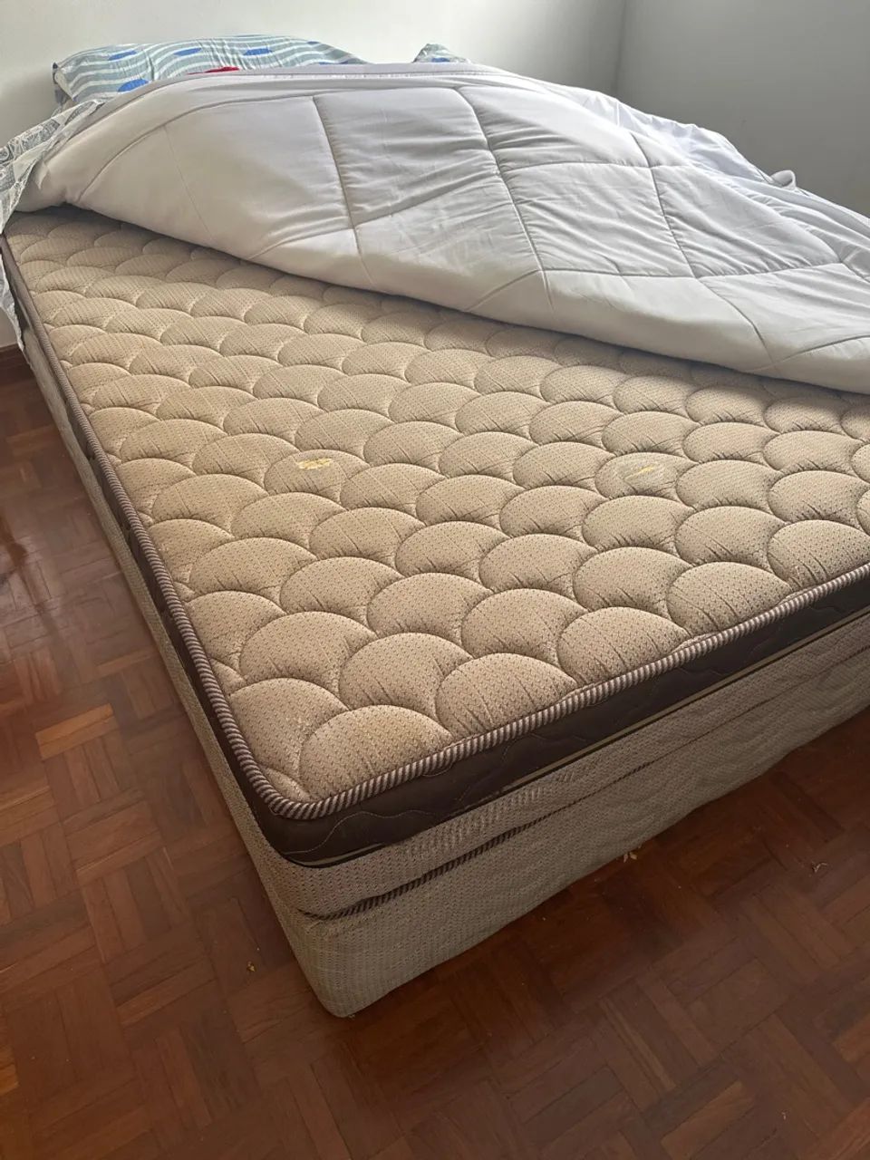 Cama box