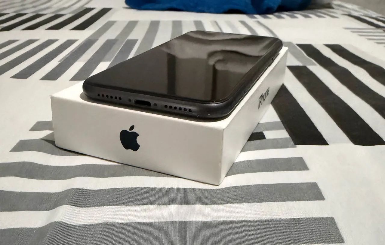 IPHONE 11- 64GB - PRETO 