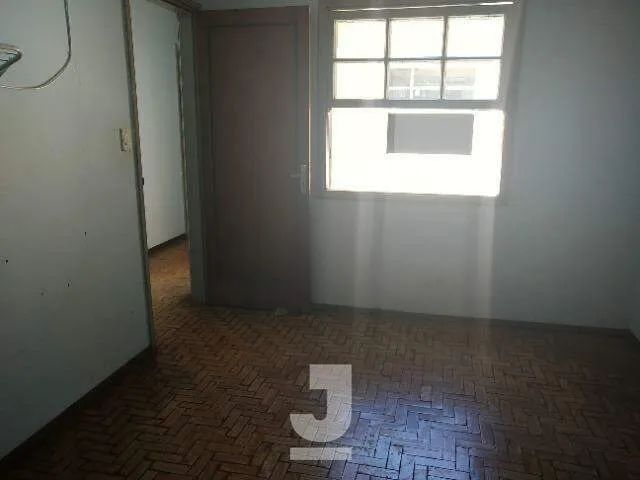 Casa à venda com 5 dormitórios e amplo terreno no Vila Nova, Campinas