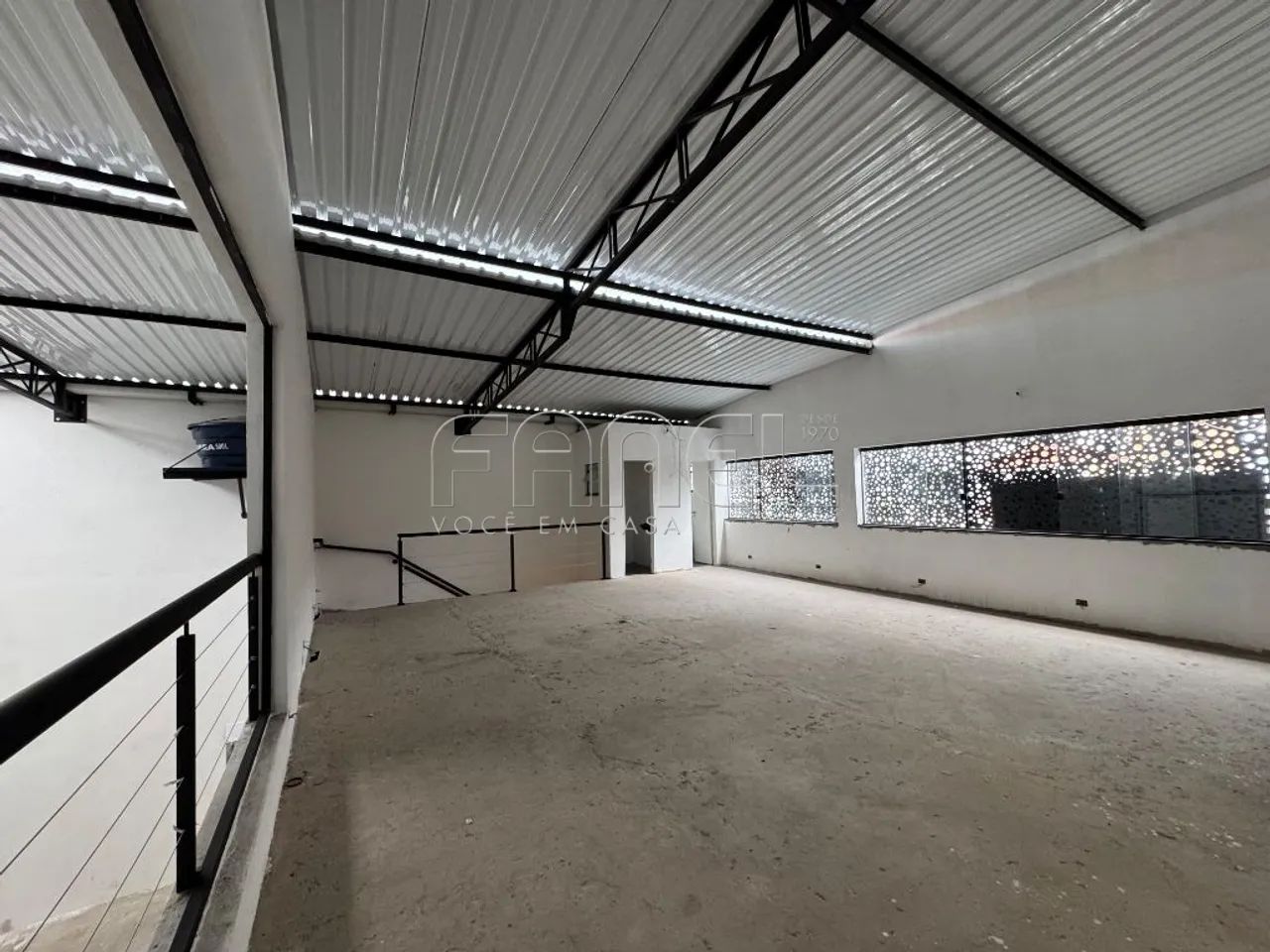 Monte Kemel | Galpão Novo para Locação com 270m².