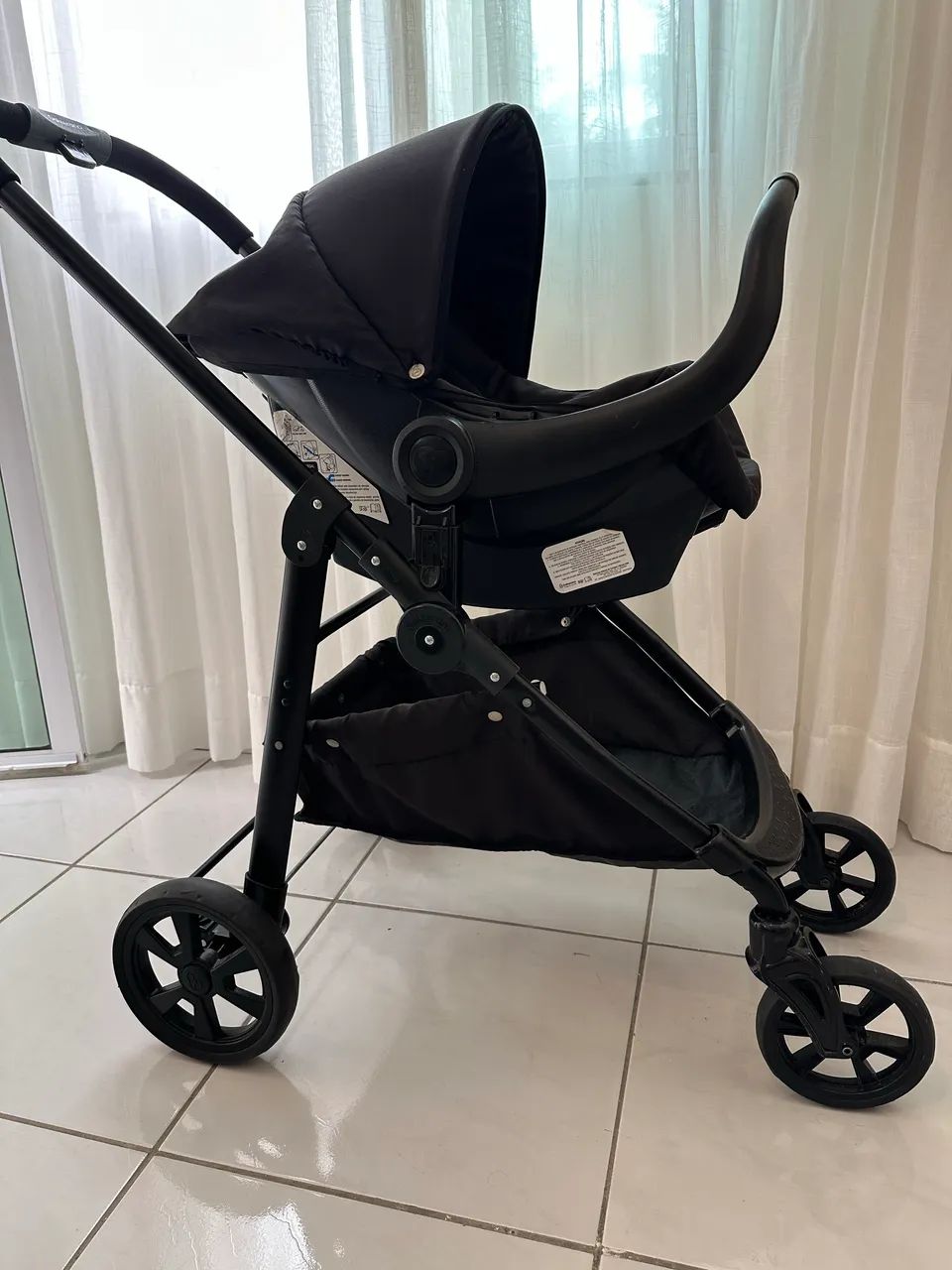 Carrinho de bebê Moisés Galzerano com bebê conforto  - Foto 3