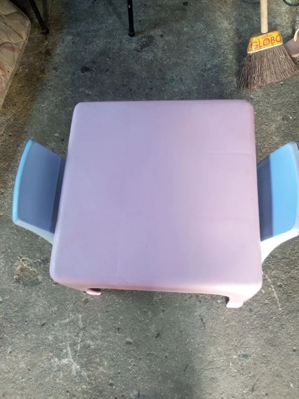 Vendo mesinha infantil para saí agora  - Foto 3
