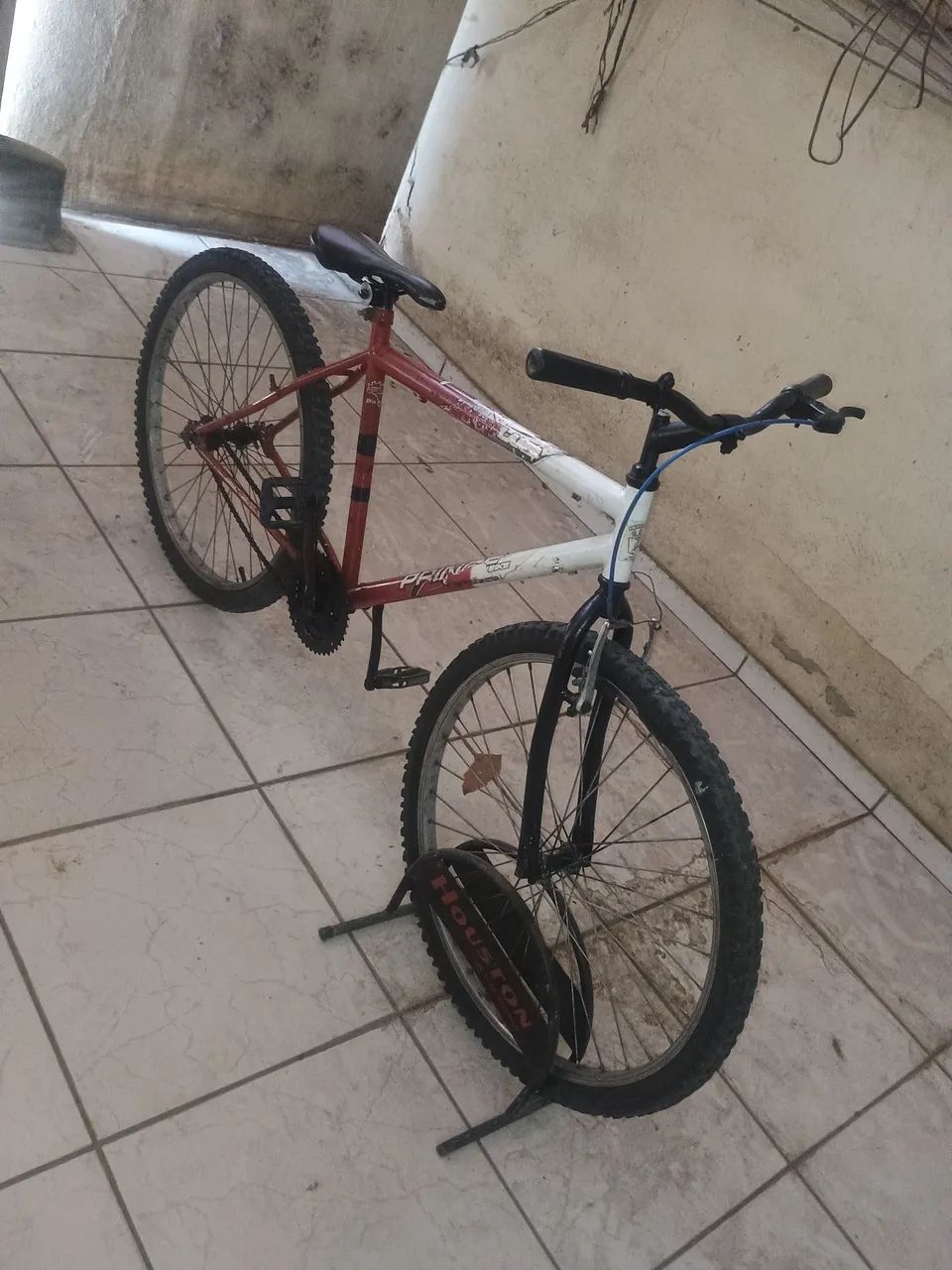 Vendo bicicleta apê as 220$ 200$ pode vim buscar