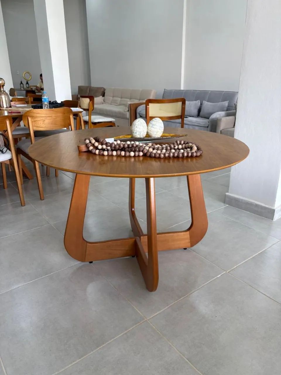 Mesa de jantar redonda com 4 cadeiras  - Foto 4