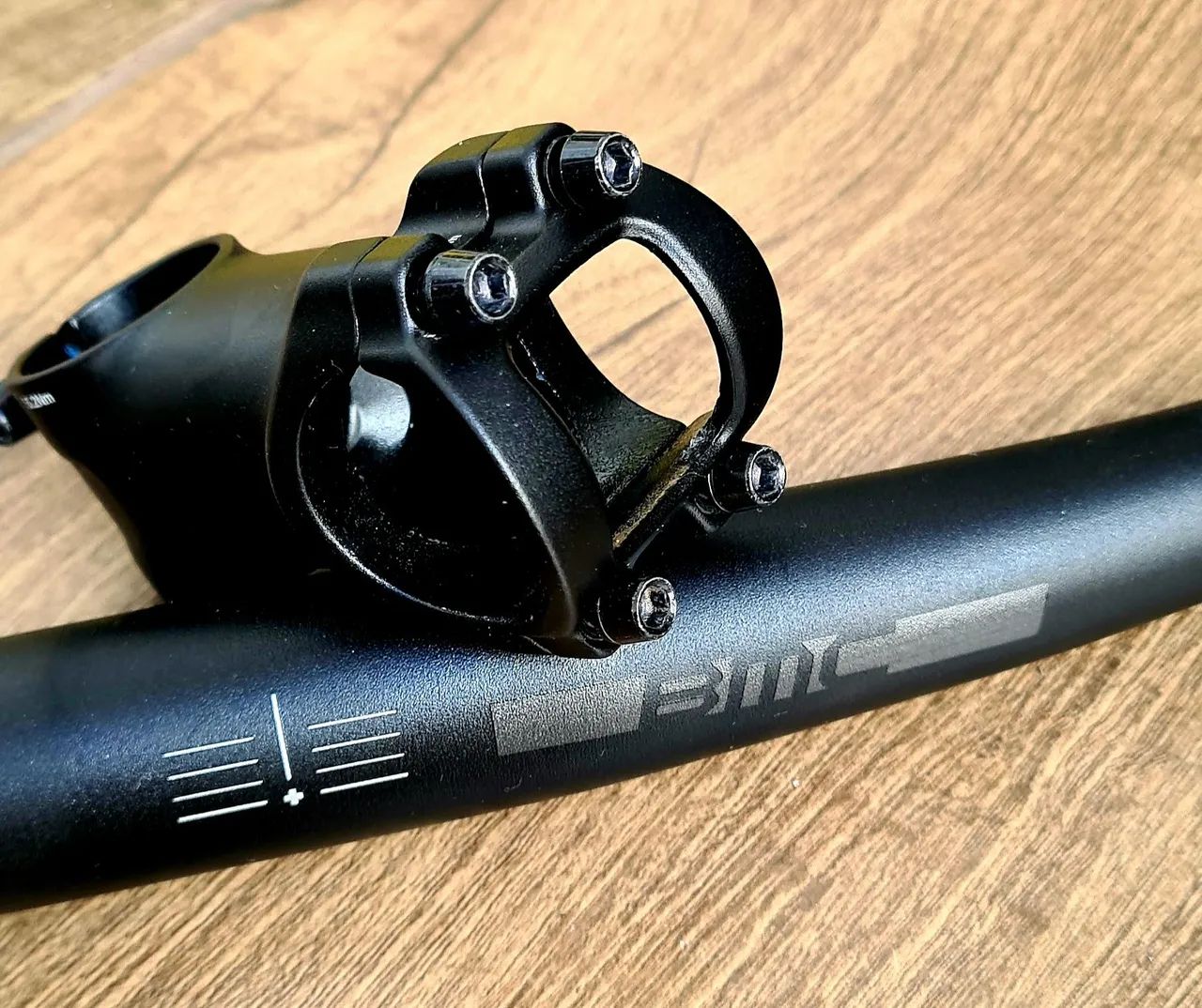Guidão e avanço com canote BMC