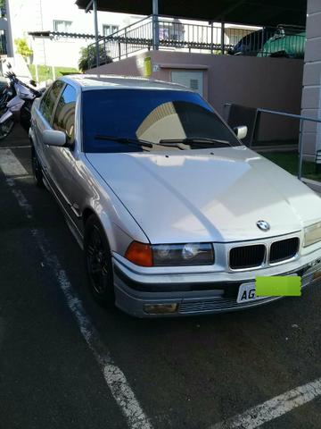 BMW 325 IA Regino