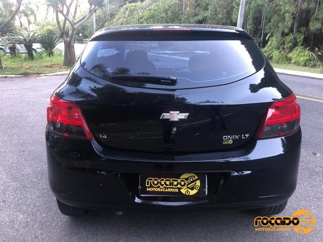 Chevrolet - Onix LT 1.4 - 2013- Preço Top - Foto 8