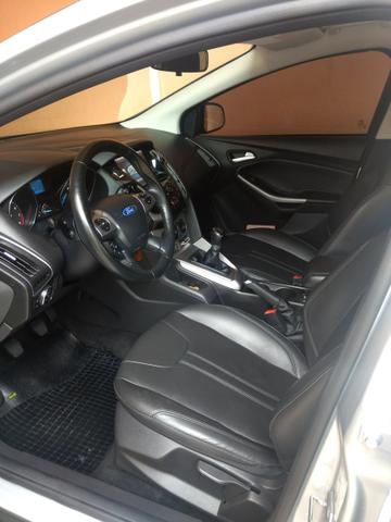 Ford Focus hatch manual 2014 - Foto 6