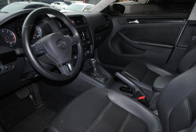 VOLKSWAGEN I/ JETTA 2.0 2013 Tiptronic - Foto 5