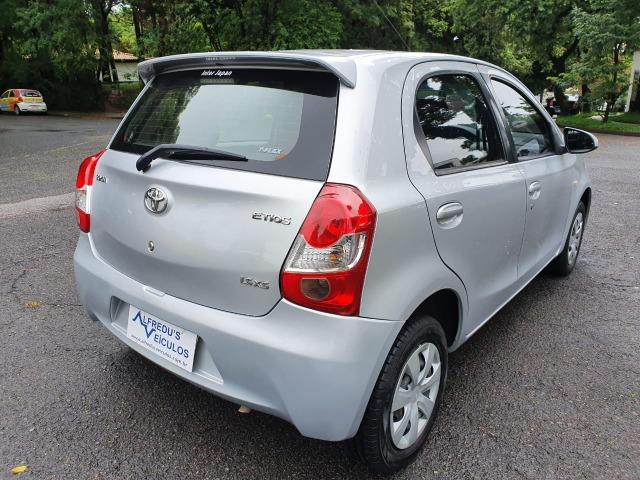 Toyota Etios XS 1.5 Flex Completo Único dono 2014 - Foto 8