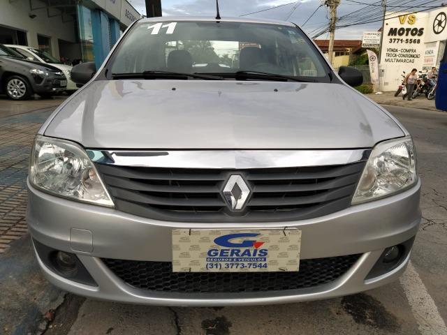 Renault Logan Expression Hi-Flex 1.0 16V 4p