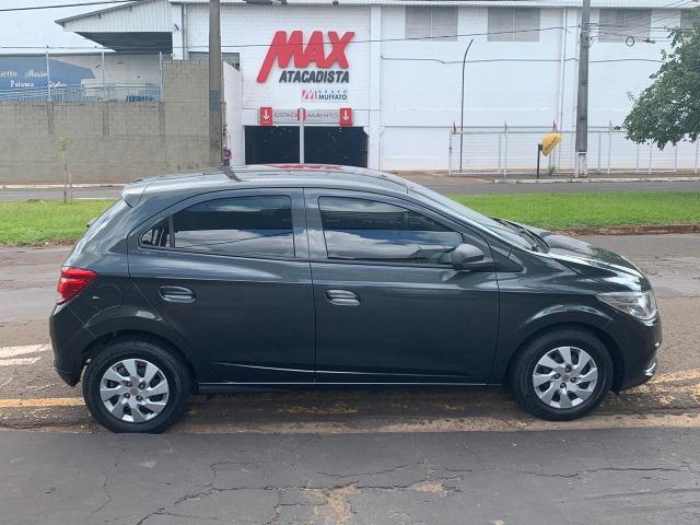 Onix 1.0 Joy 2017 - Apenas 45.000 km - Impecável - Leia texto - Foto 4