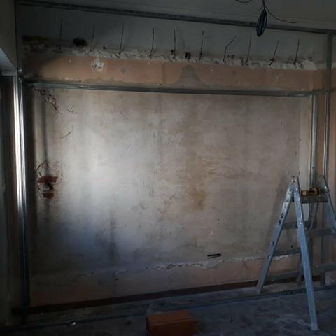 Rebaixamento de teto - divisórias - elétrica - pintura - forro mineral - piso laminado - Foto 5