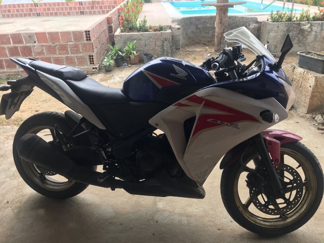 CBR 250R VENDO OU TROCO