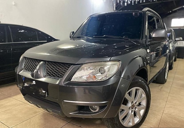 PAJERO TR4 4X2 AUTOMÁTICA 2014