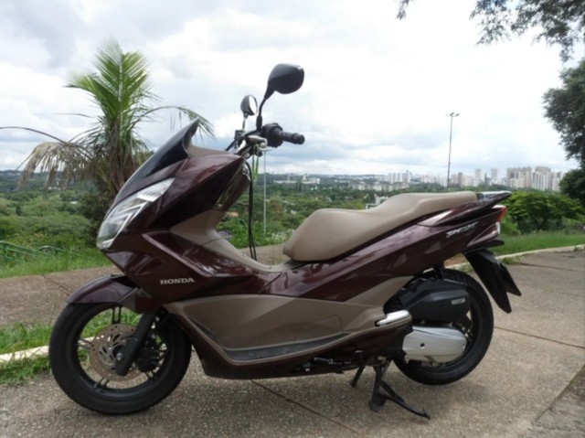 HONDA PCX 150 DLX *PARCELO*