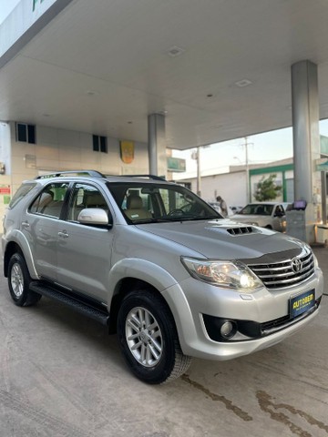 HIKUX SW4 2015 7 LUGARES DIESEL