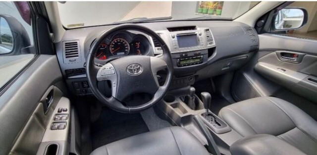 TOYOTA HILUX SRV D4-4X4 DIESEL AUT 2012. NA CARTA DE CRÉDITO OU FINANCIAMENTO