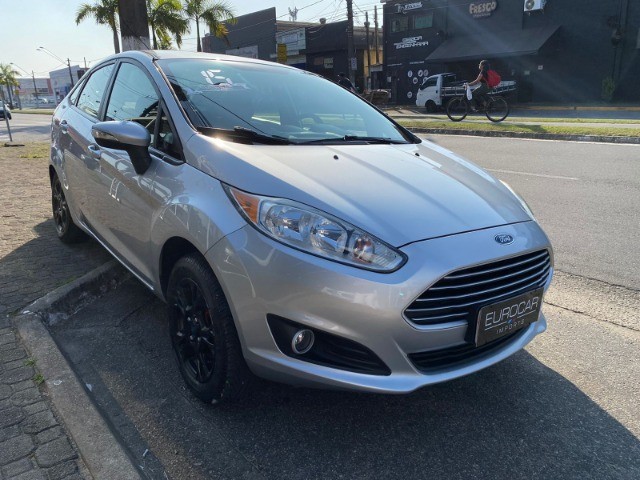 FIESTA SEDAN 1.6 AUTOMÁTICO 2015