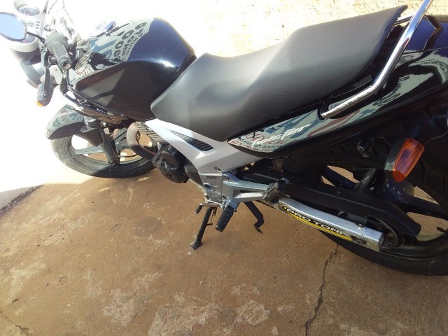 VENDE -SE MOTO HONDA CB250 TWISTER 2006