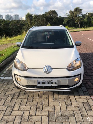 VOLKSWAGEN UP! CROSS 2015